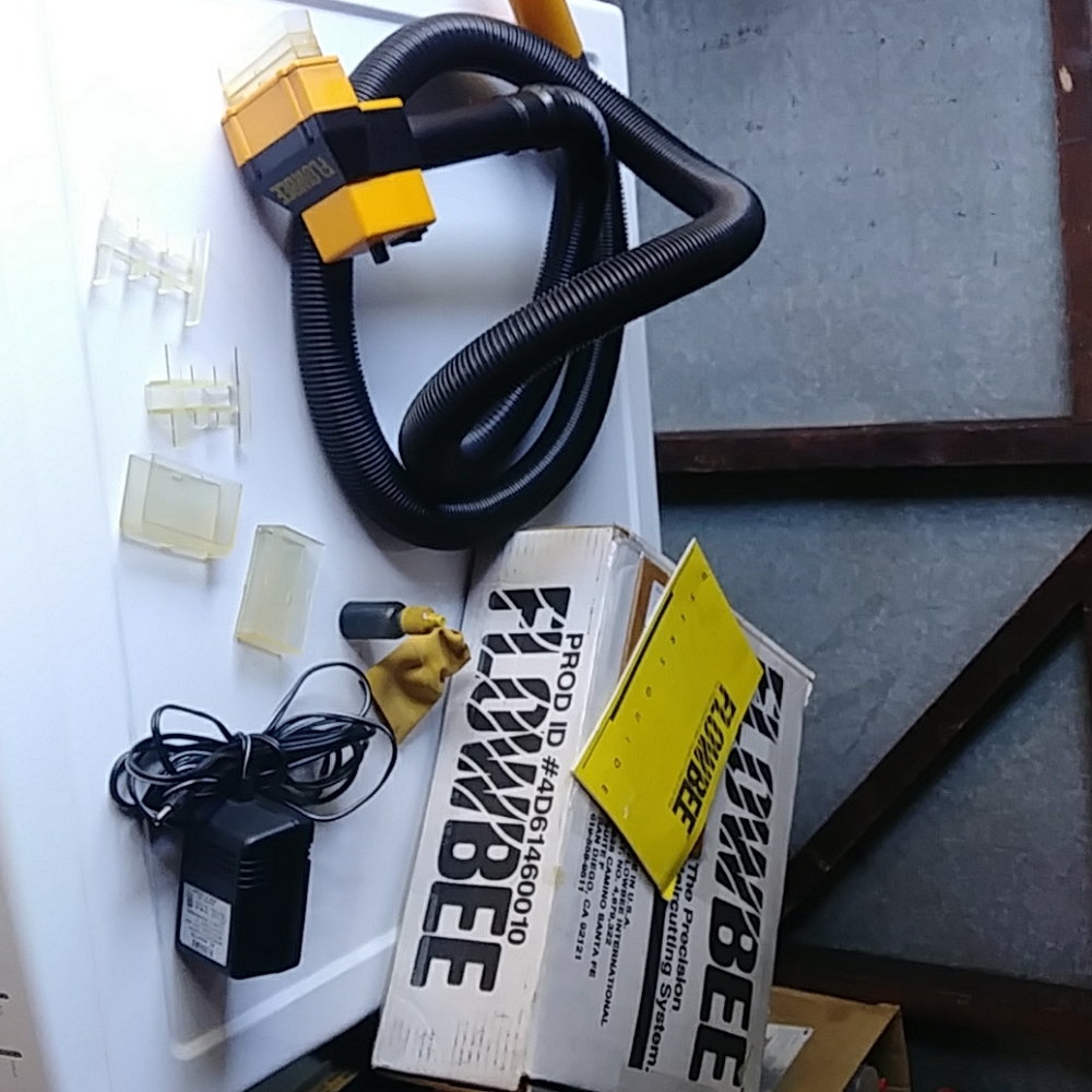 FLOWBEE Haircutting system